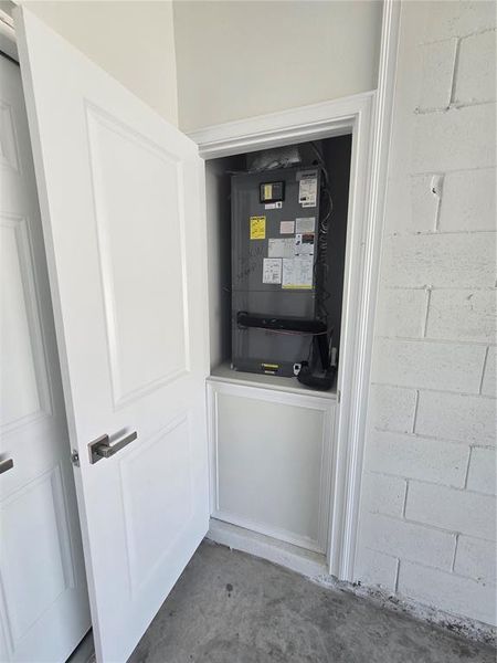 Exterior details and patio area of a home in , Ocala (Image 24).
