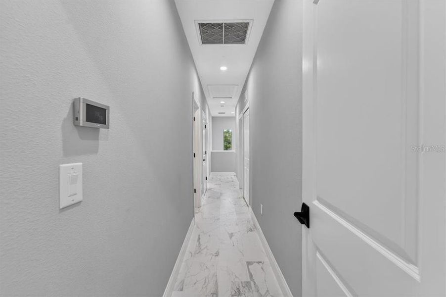 Spacious, unfurnished interior of a new home in , Tampa (Image 59).