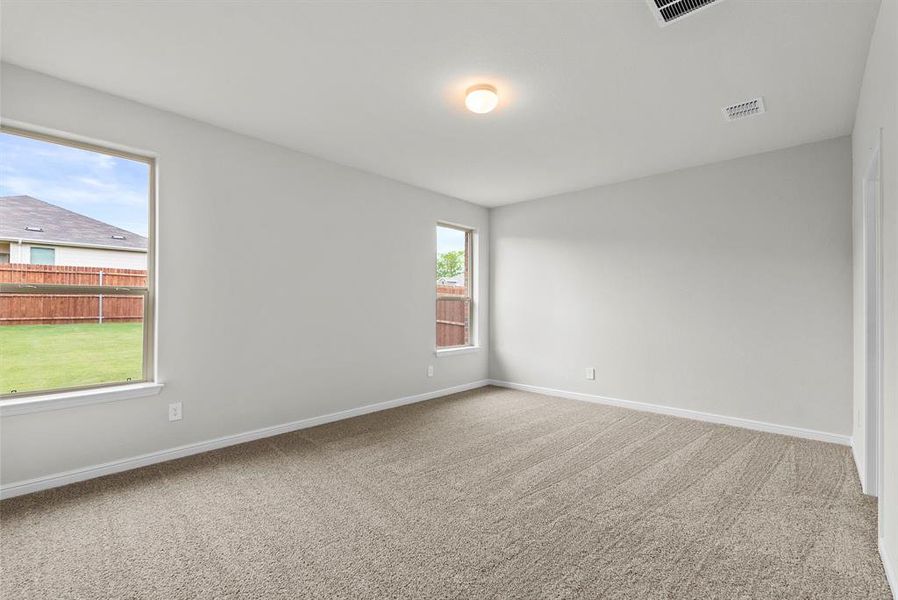 Spacious, unfurnished interior of a new home in The Canyons, Keene (Image 19).
