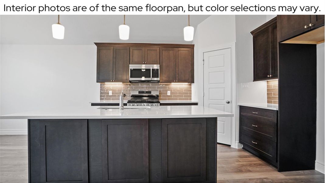 Furnished interior view inside a new home in Grand Oaks Reserve, Cleveland (Image 13). Furnished interior view inside a new home in Grand Oaks Reserve, Cleveland (Image 13).