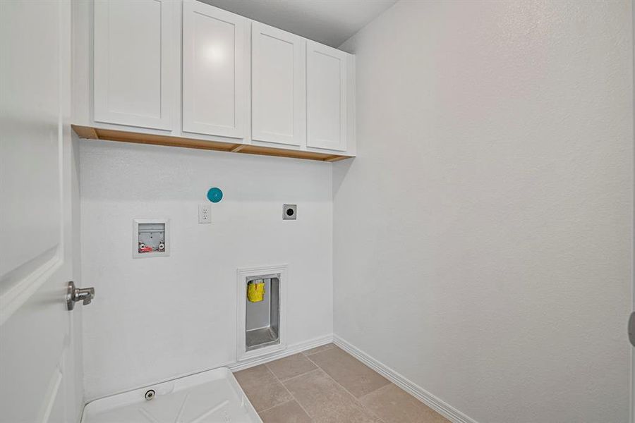 Spacious, unfurnished interior of a new home in Mockingbird Estates Townhomes, Fort Worth (Image 20).