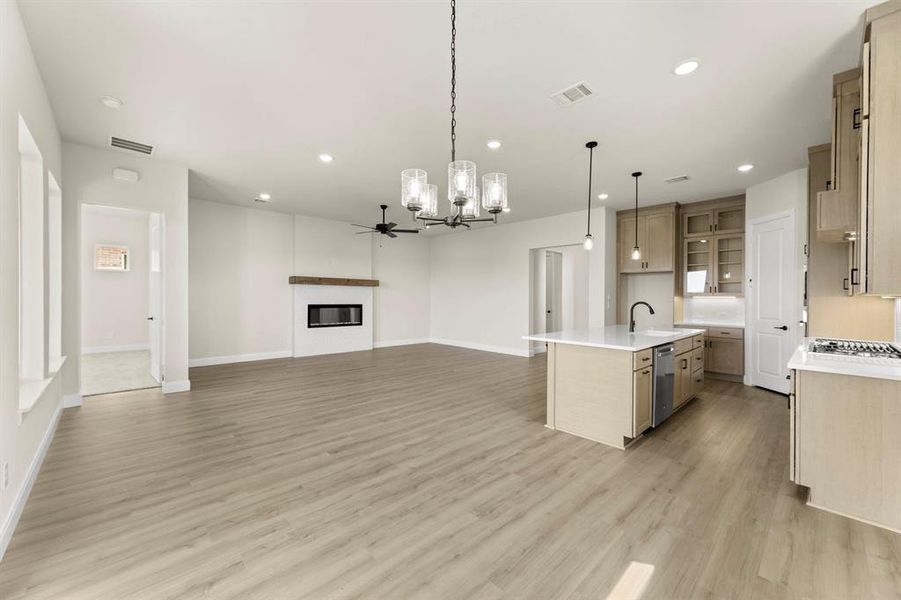 11. 2508 Grinnel - Dining (2) 11. 2508 Grinnel - Dining (2)