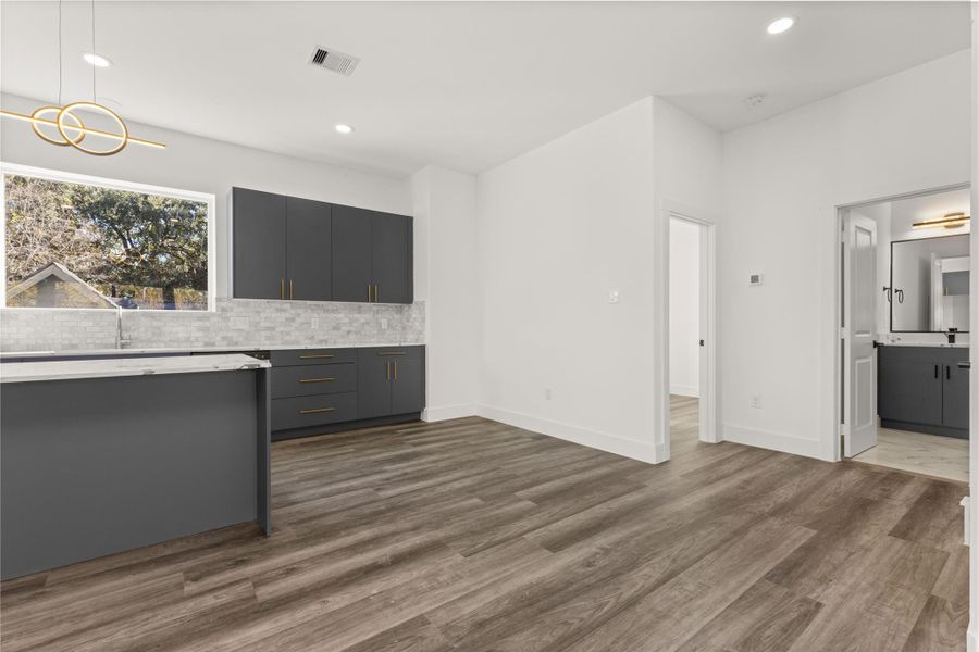 Image 16 of a home in . Image 16 of a home in .