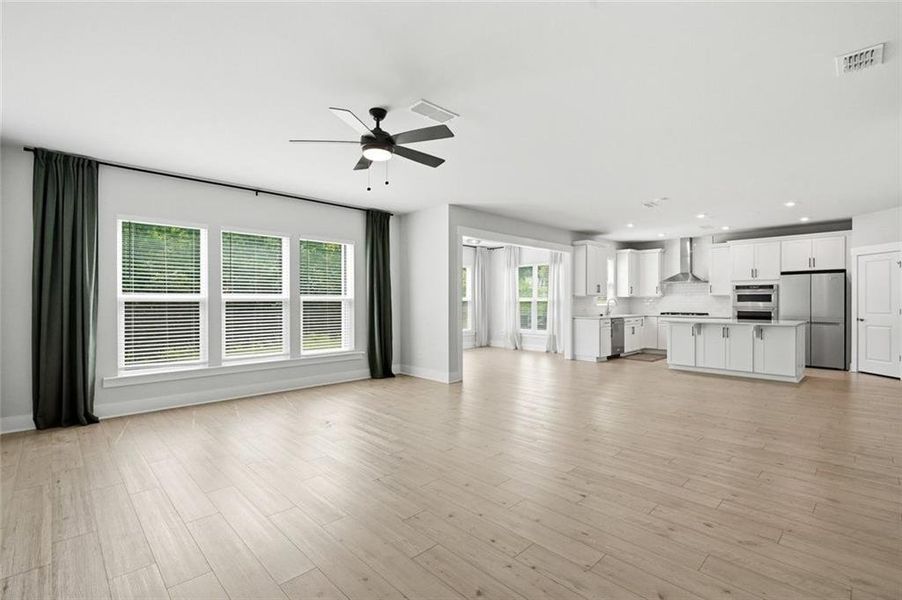 Spacious, unfurnished interior of a new home in Hunters Creek, Flowery Branch (Image 19).