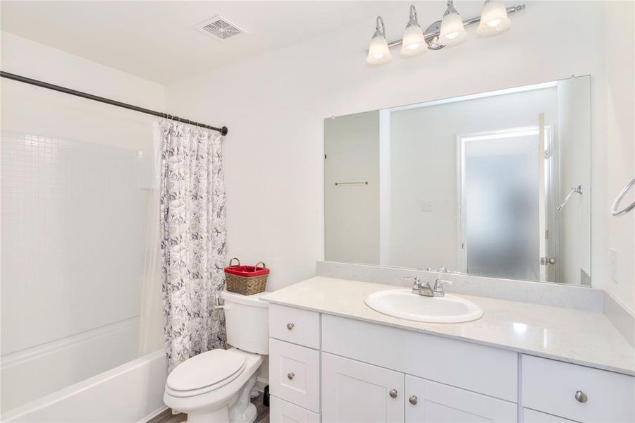 Furnished interior view inside a new home in Willow Springs, Fort Worth (Image 6). Furnished interior view inside a new home in Willow Springs, Fort Worth (Image 6).