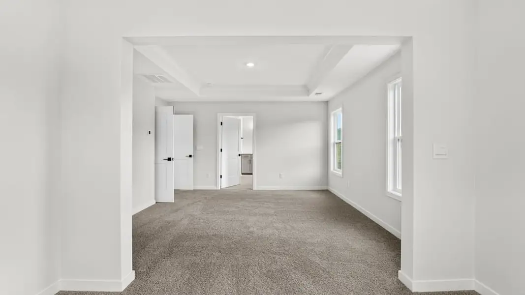 Spacious, unfurnished interior of a new home in Cottonwood Ridge, Piedmont (Image 43).