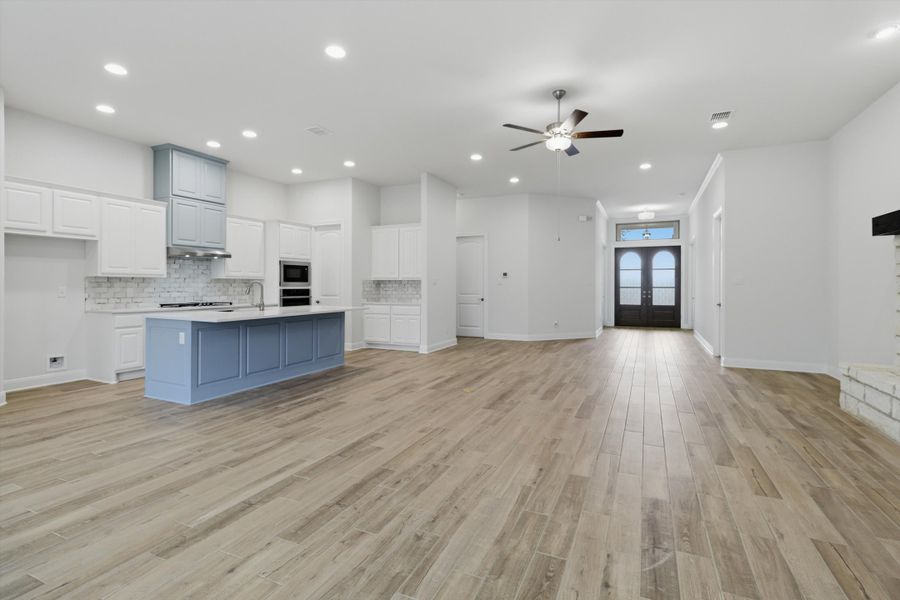 Spacious, unfurnished interior of a new home in Johnson Ranch, Bulverde (Image 27). Spacious, unfurnished interior of a new home in Johnson Ranch, Bulverde (Image 27).