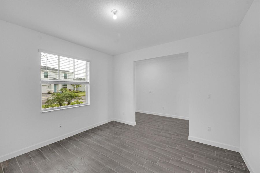 Spacious, unfurnished interior of a new home in Seagrove: The Indies, Fort Pierce (Image 15).