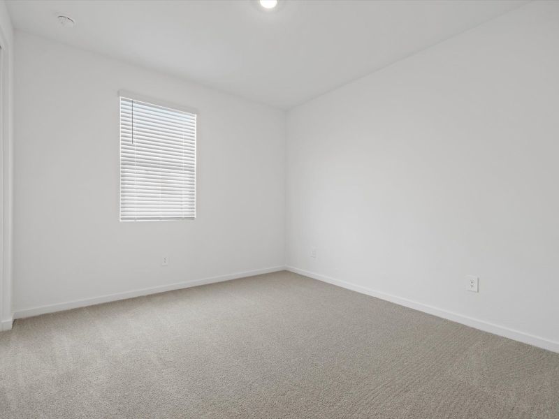 Spacious, unfurnished interior of a new home in Entrada Reserve Series, Tolleson (Image 17).