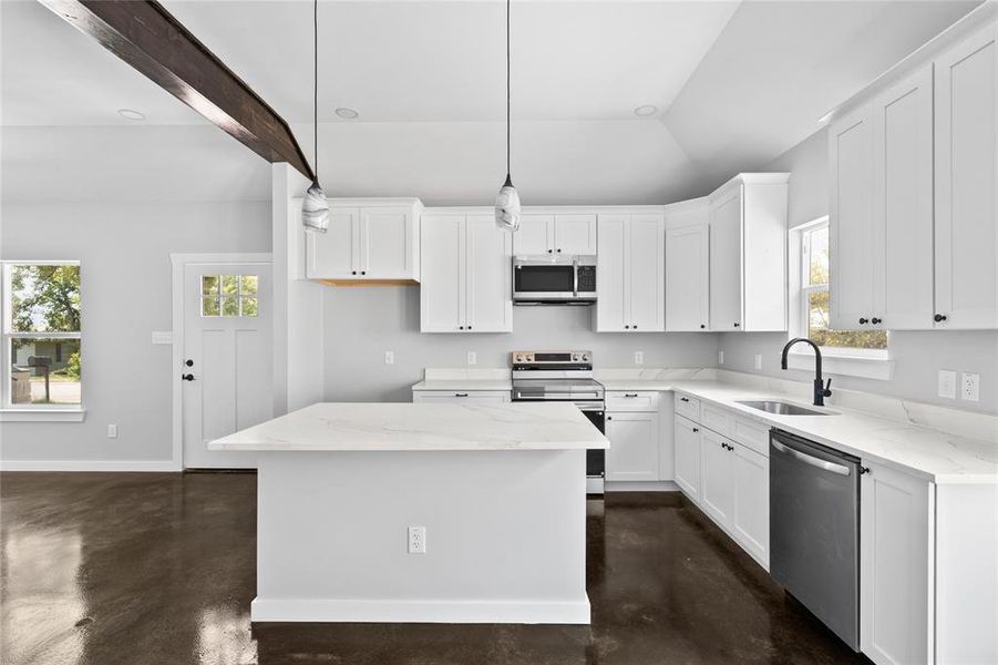 Furnished interior view inside a new home in , Gatesville (Image 7).