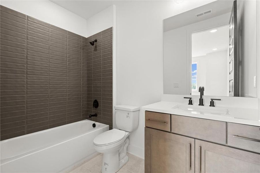 Furnished interior view inside a new home in , Alpharetta (Image 13).