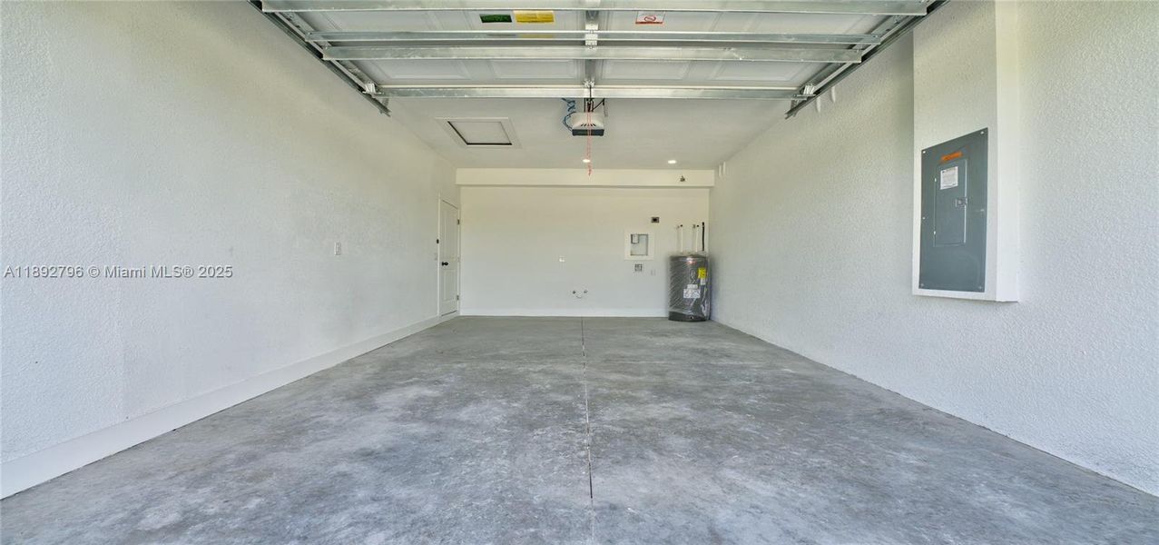 Spacious, unfurnished interior of a new home in , Lehigh Acres (Image 9). Spacious, unfurnished interior of a new home in , Lehigh Acres (Image 9).