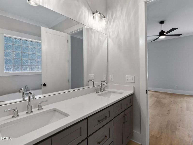 020-1280x960-master-bathroom 020-1280x960-master-bathroom