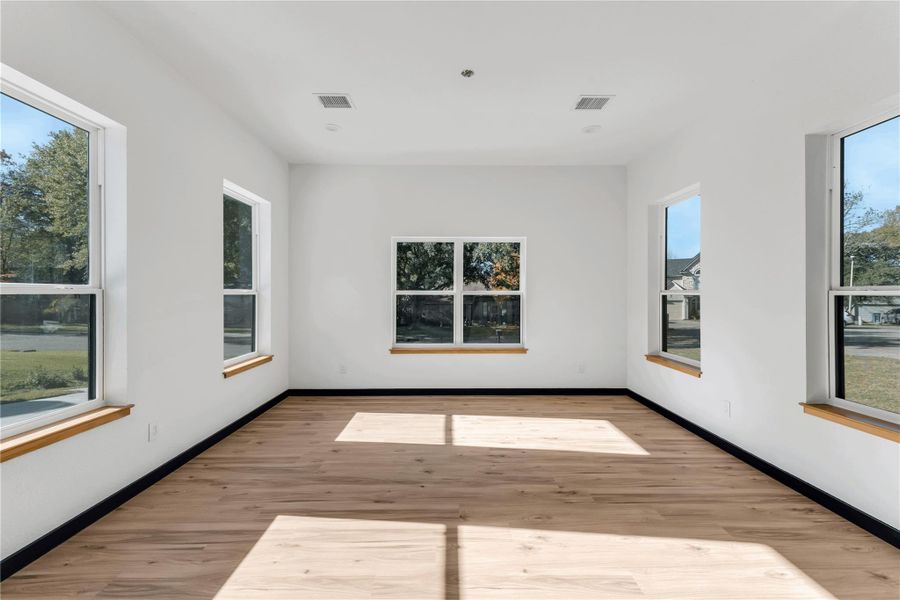 Spacious, unfurnished interior of a new home in , Willis (Image 34).