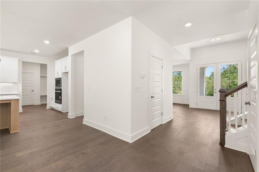 Spacious, unfurnished interior of a new home in , Gainesville (Image 47).