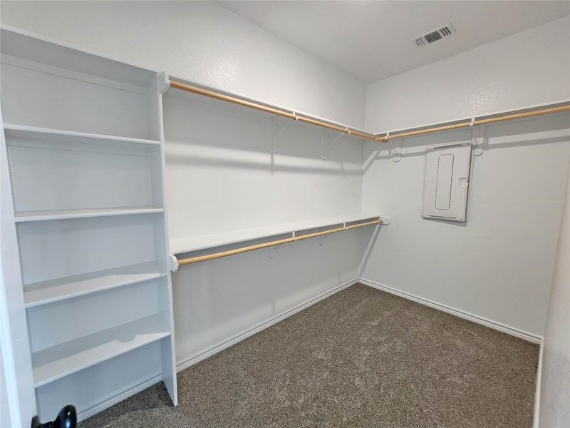 Spacious, unfurnished interior of a new home in Eagle Heights, Salado (Image 20). Spacious, unfurnished interior of a new home in Eagle Heights, Salado (Image 20).