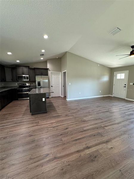 Spacious, unfurnished interior of a new home in , Ocala (Image 17).
