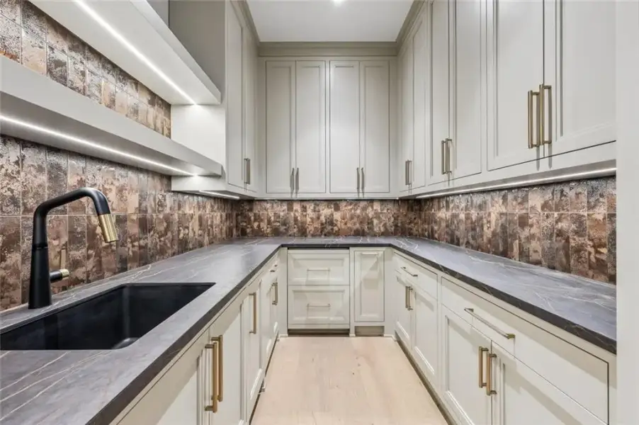 Furnished interior view inside a new home in , Alpharetta (Image 67).