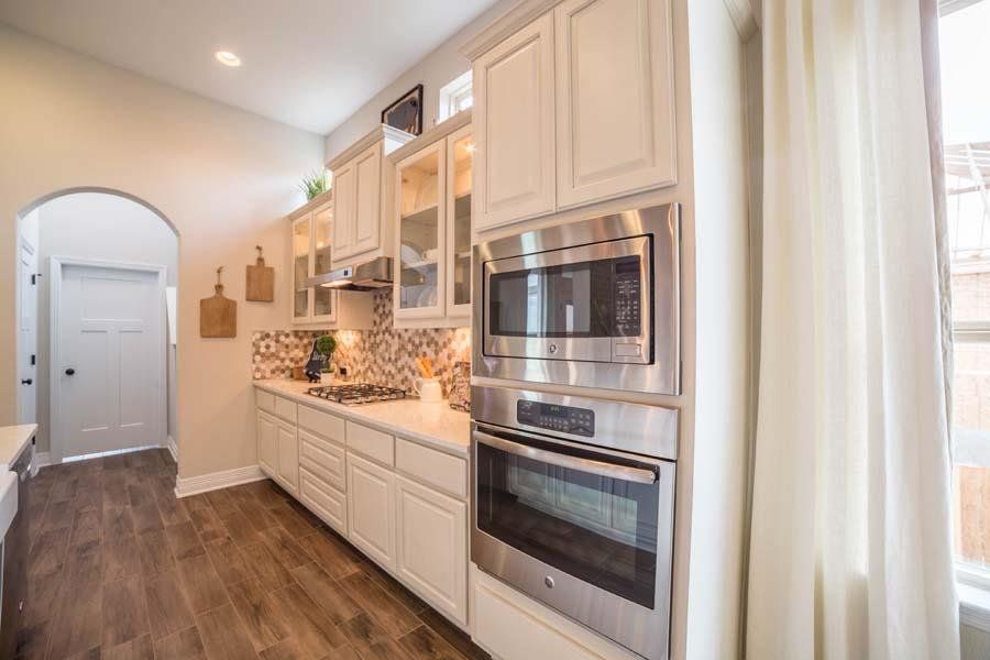 REPRESENTATIVE OF FLOOR PLAN ONLY REPRESENTATIVE OF FLOOR PLAN ONLY