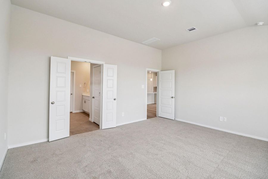 Spacious, unfurnished interior of a new home in Pine Lake Cove - Premier Series, Montgomery (Image 36).
