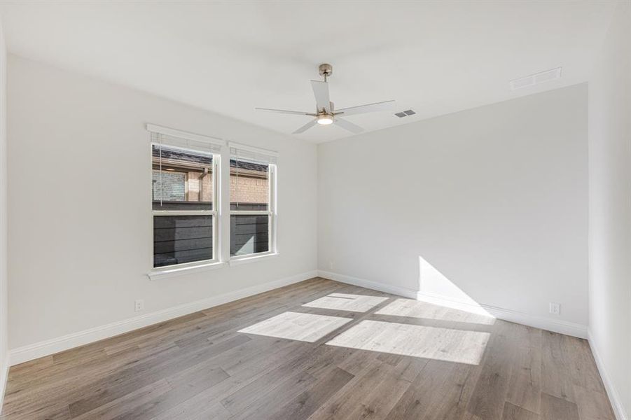 Spacious, unfurnished interior of a new home in Union Park Classic 55, Little Elm (Image 37). Spacious, unfurnished interior of a new home in Union Park Classic 55, Little Elm (Image 37).