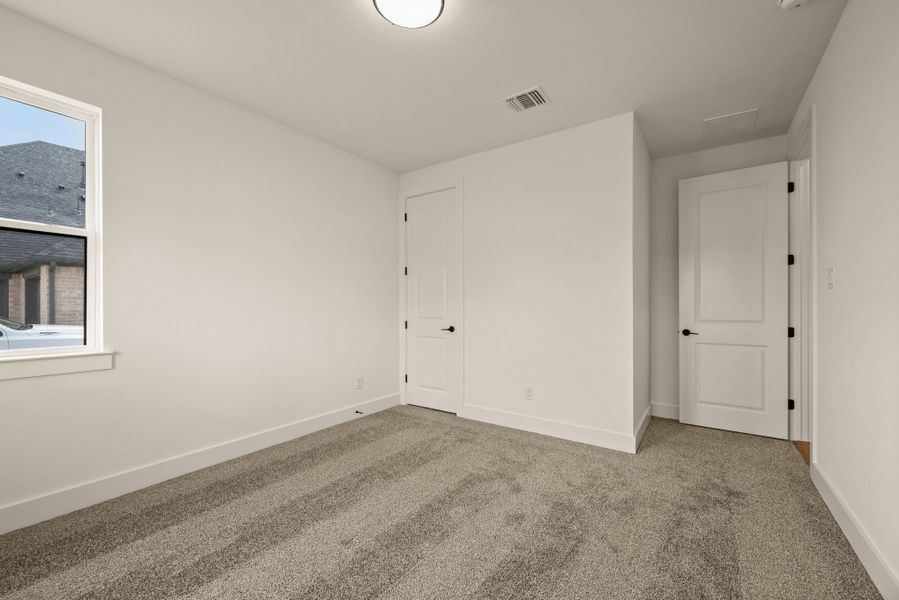 Spacious, unfurnished interior of a new home in Highland Oaks, Boyd (Image 34).