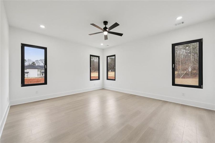 Spacious, unfurnished interior of a new home in , Auburn (Image 19).