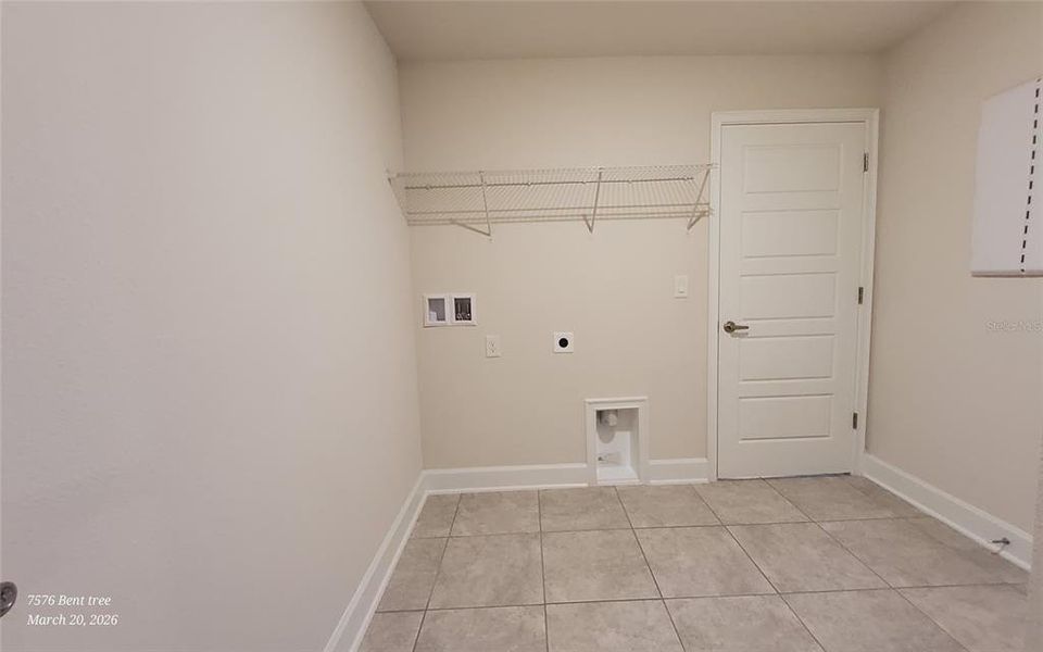Spacious, unfurnished interior of a new home in Harmony Central, St. Cloud (Image 14).