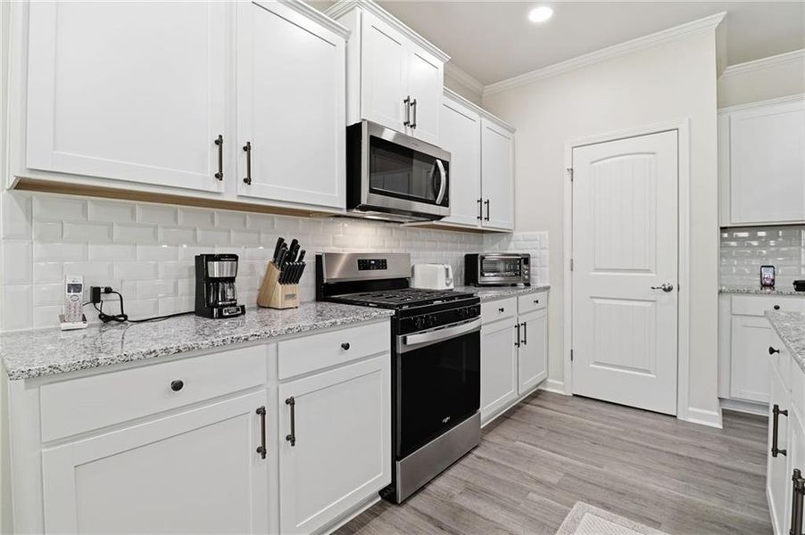 Furnished interior view inside a new home in , Dallas (Image 20).