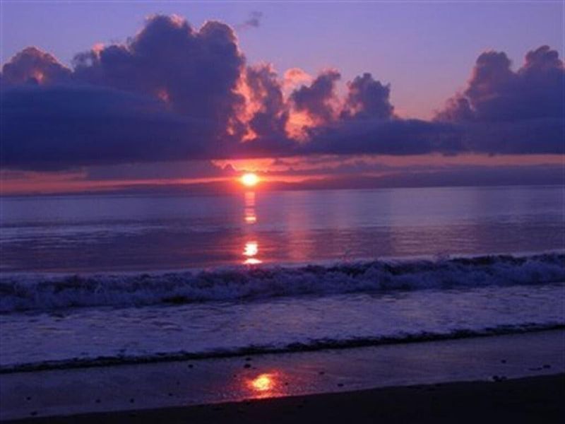 Morning Sunrise on the Beach Morning Sunrise on the Beach