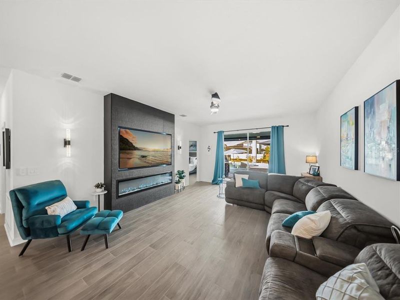 Furnished interior view inside a new home in , Orlando (Image 13).