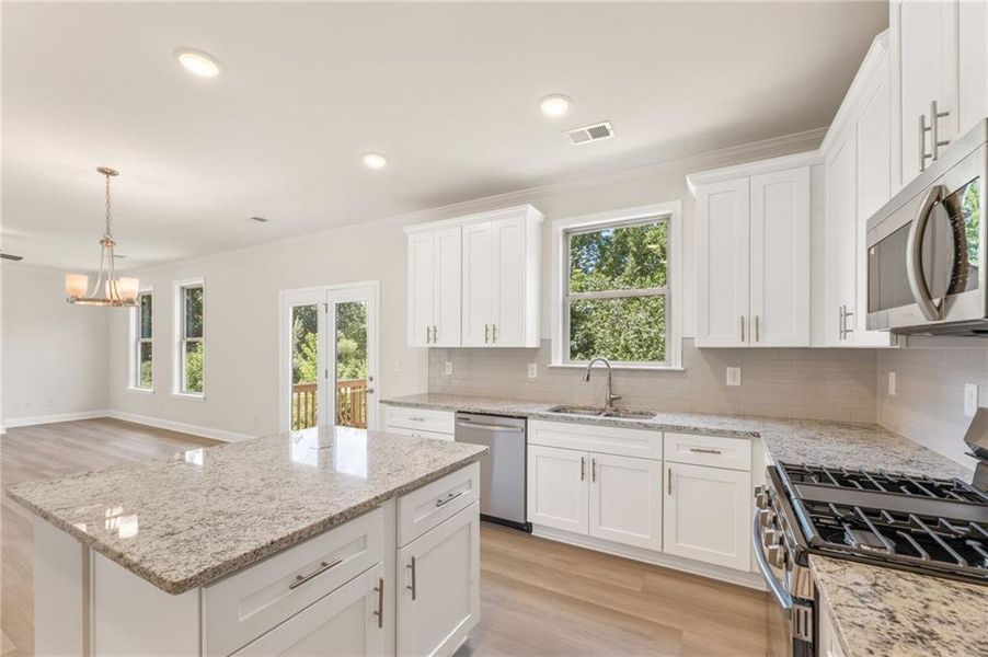 Furnished interior view inside a new home in Hellen Valley, Braselton (Image 12).
