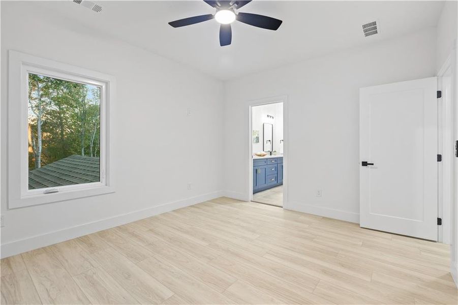 Spacious, unfurnished interior of a new home in , Lawrenceville (Image 34).