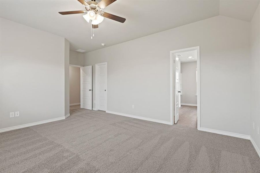 Spacious, unfurnished interior of a new home in Deer Creek, Fort Worth (Image 14). Spacious, unfurnished interior of a new home in Deer Creek, Fort Worth (Image 14).