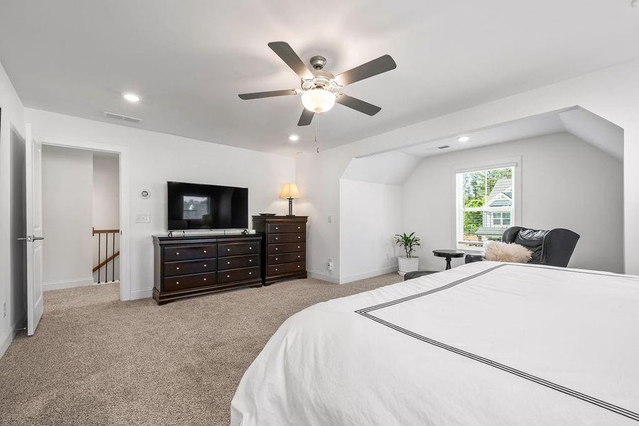 Furnished interior view inside a new home in , Dallas (Image 44).