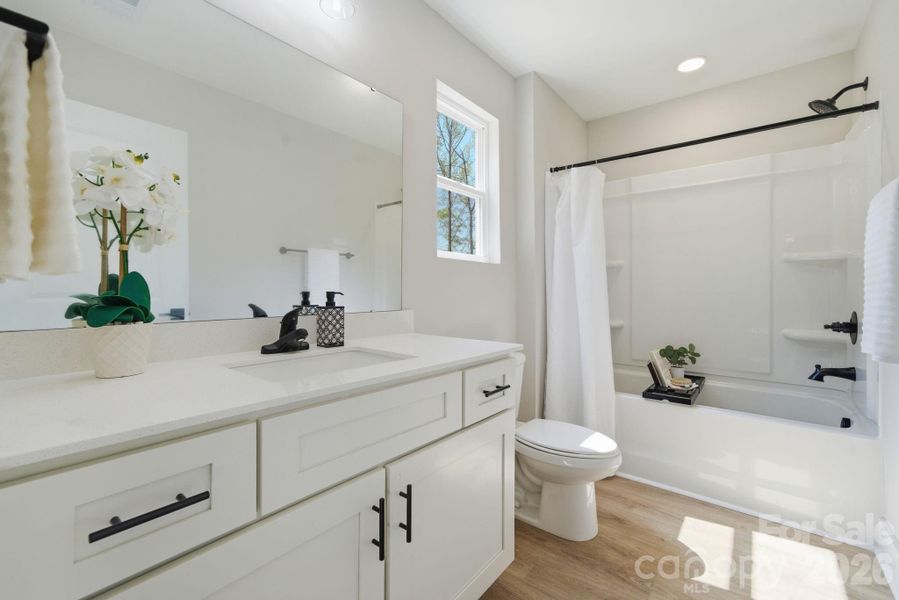2nd Full Bathroom