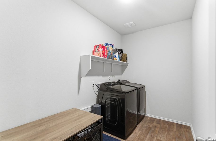 Furnished interior view inside a new home in Langdon, San Antonio (Image 12).