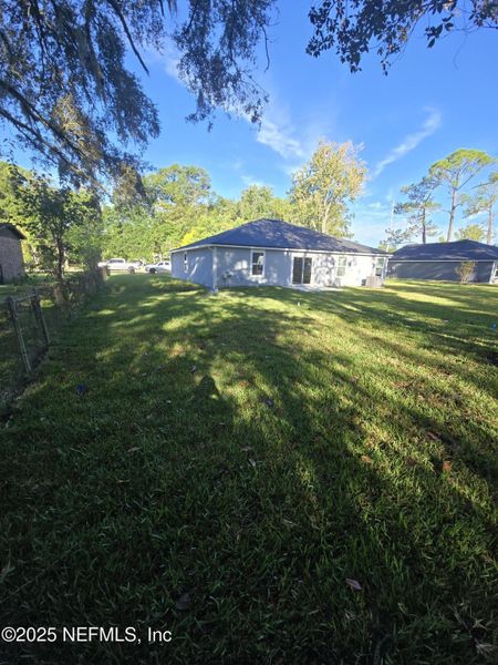 Exterior details and patio area of a home in , Jacksonville (Image 3).