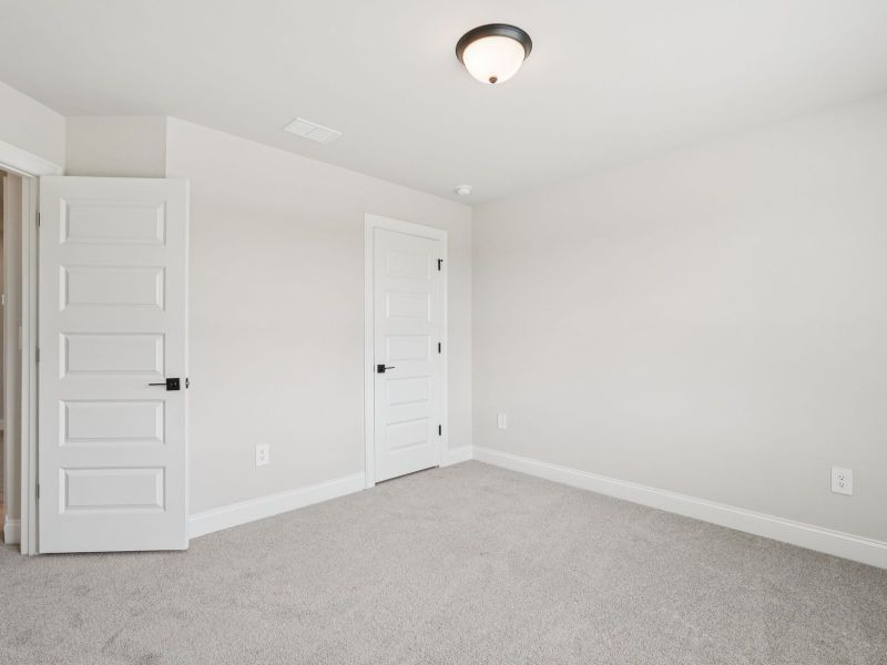 The Leighton floorplan with the Modern Glam Linen interior package.