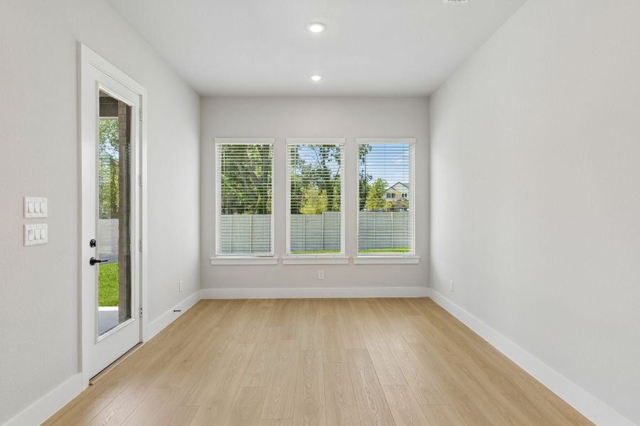 Spacious, unfurnished interior of a new home in Painted Tree Lakeside, McKinney (Image 25). Spacious, unfurnished interior of a new home in Painted Tree Lakeside, McKinney (Image 25).