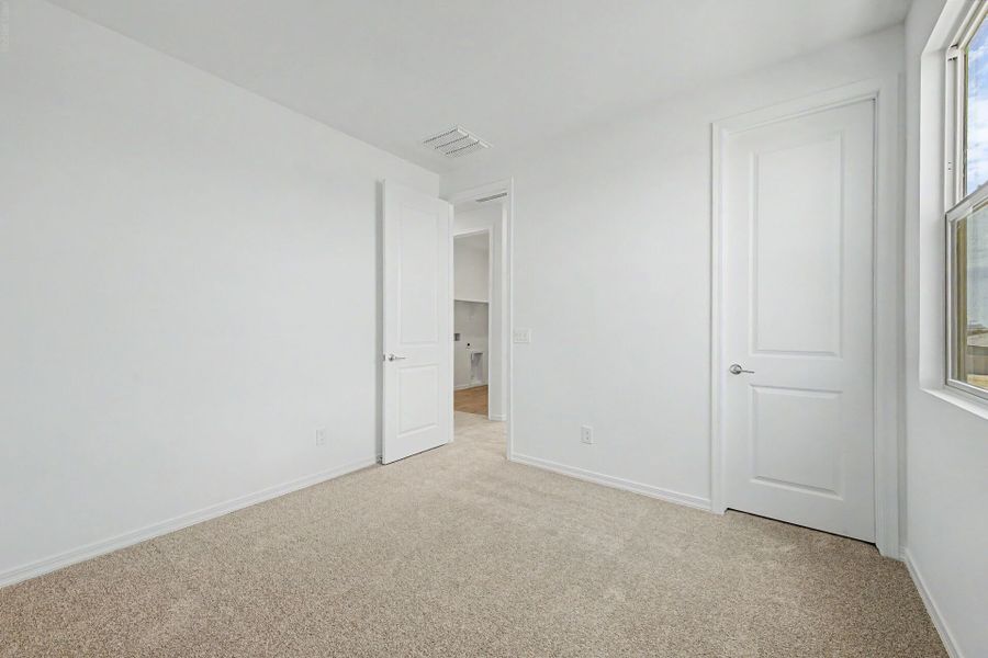 Spacious, unfurnished interior of a new home in Soleo, San Tan Valley (Image 13).