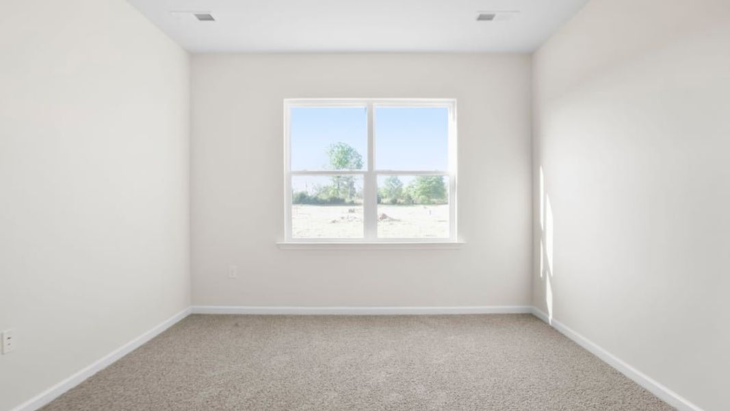 Spacious, unfurnished interior of a new home in Woodglen, Piedmont (Image 32).
