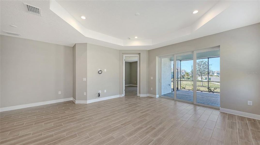 Spacious, unfurnished interior of a new home in , Venice (Image 42).