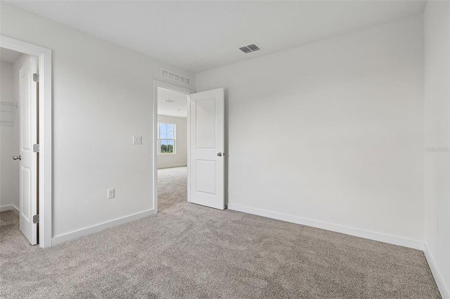 Spacious, unfurnished interior of a new home in Hamilton Bluff, Haines City (Image 26).