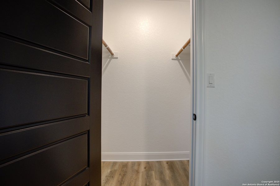 Spacious, unfurnished interior of a new home in , Wimberley (Image 27).