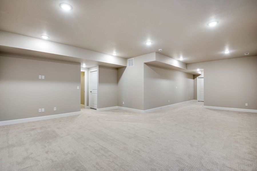 Spacious, unfurnished interior of a new home in Sterling Ranch, Littleton (Image 31). Spacious, unfurnished interior of a new home in Sterling Ranch, Littleton (Image 31).