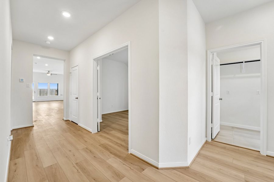 Spacious, unfurnished interior of a new home in Aldeana, Bonney (Image 12).