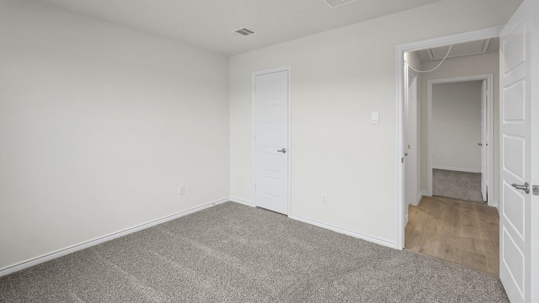 Spacious, unfurnished interior of a new home in Woodcreek, Fate (Image 13).
