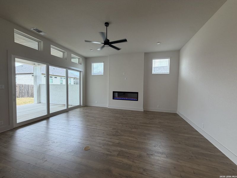 Spacious, unfurnished interior of a new home in Mesa Western, Cibolo (Image 12). Spacious, unfurnished interior of a new home in Mesa Western, Cibolo (Image 12).