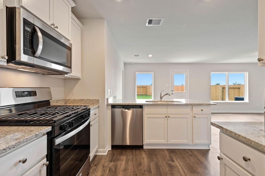 Furnished interior view inside a new home in Freeman Ranch, Katy (Image 4).